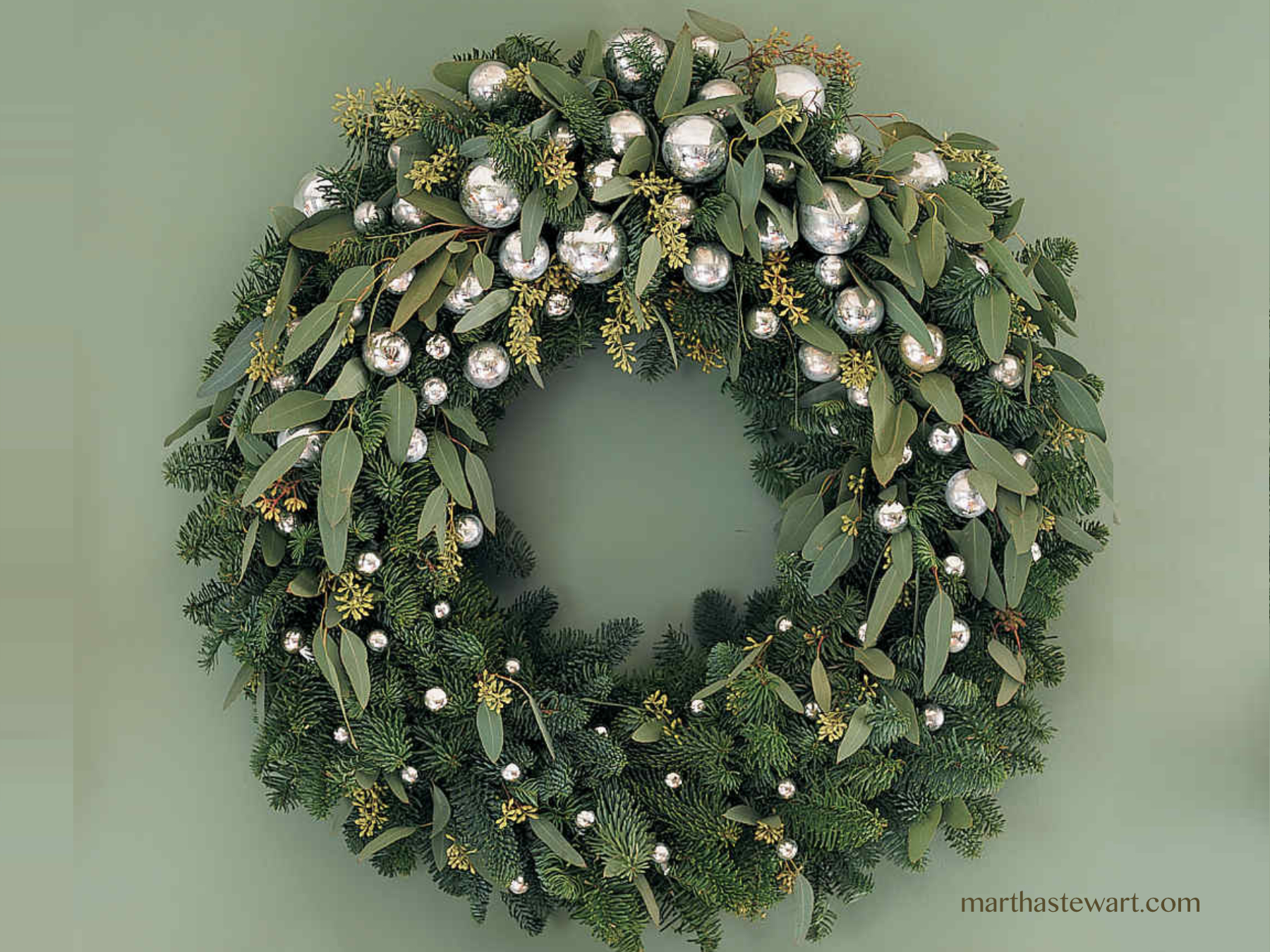 Holiday curb appeal wreath embellished ornaments sparkle